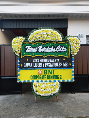 Papan Bunga Duka di Tigabinanga