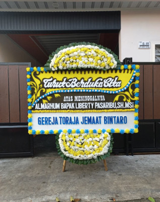 Papan Bunga Duka di Tigabinanga